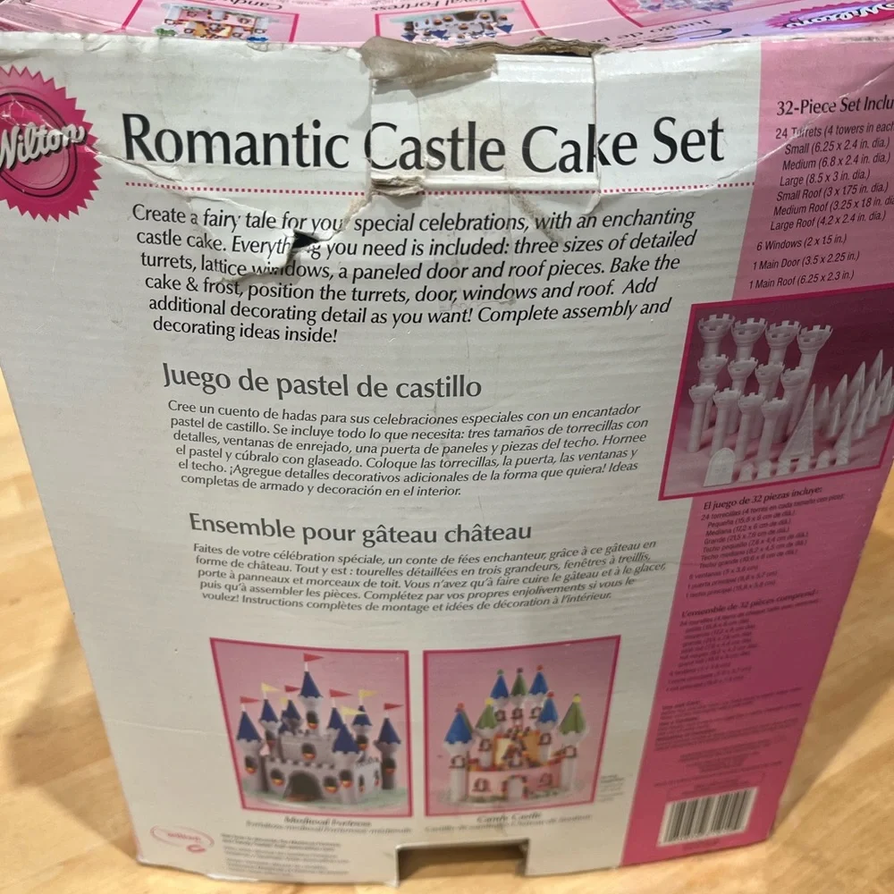 Wilton Romantic Castle Cake Set (DIY cake kit)